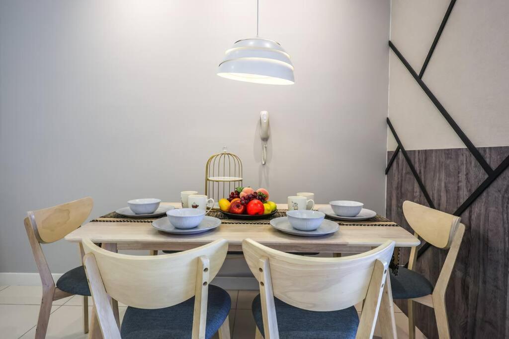 Continew Trx Corner Dual Balconies 2 Bedrooms * Kuala Lumpur