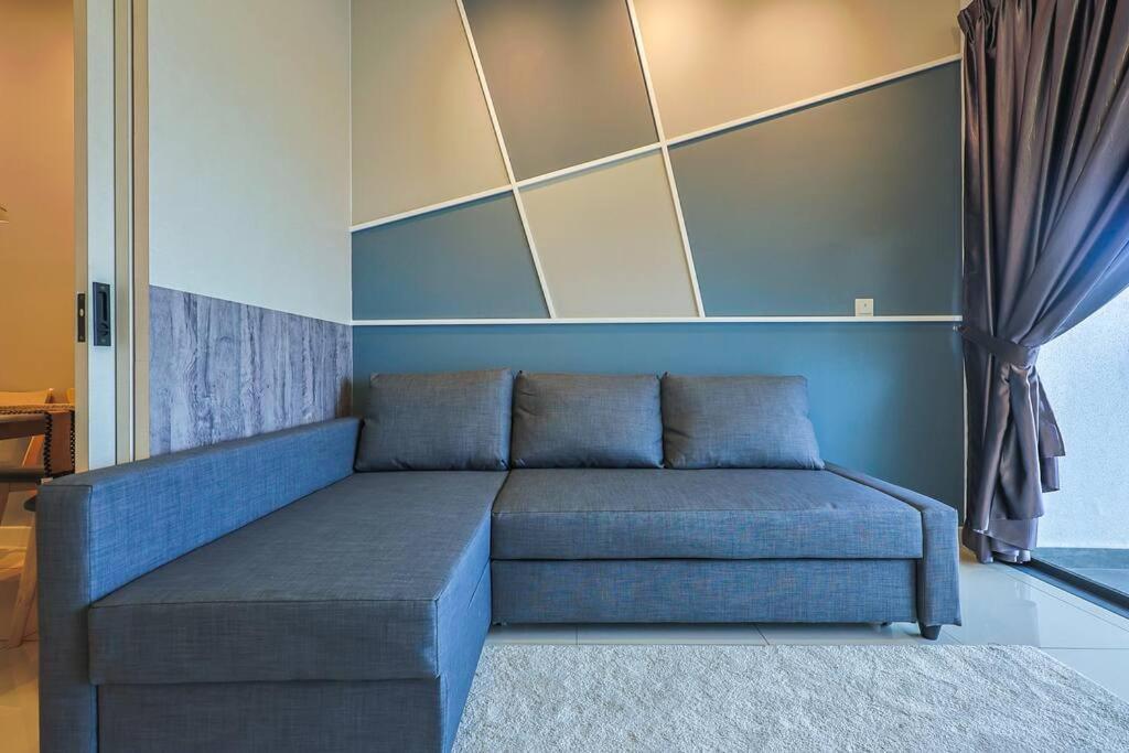 Continew Trx Corner Dual Balconies 2 Bedrooms Pangsapuri