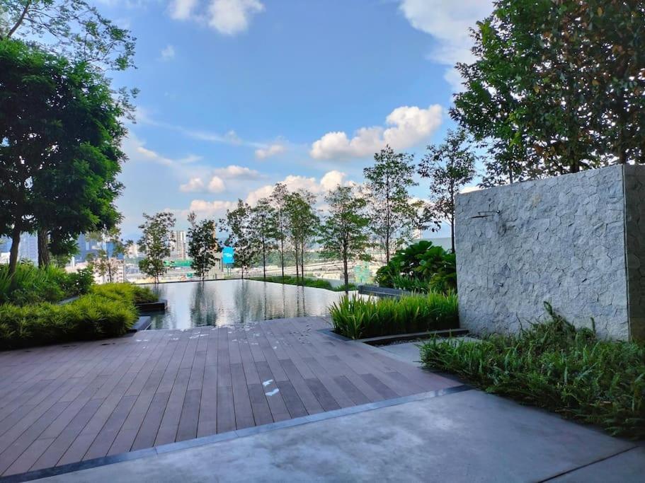 Continew Trx Corner Dual Balconies 2 Bedrooms Pangsapuri *