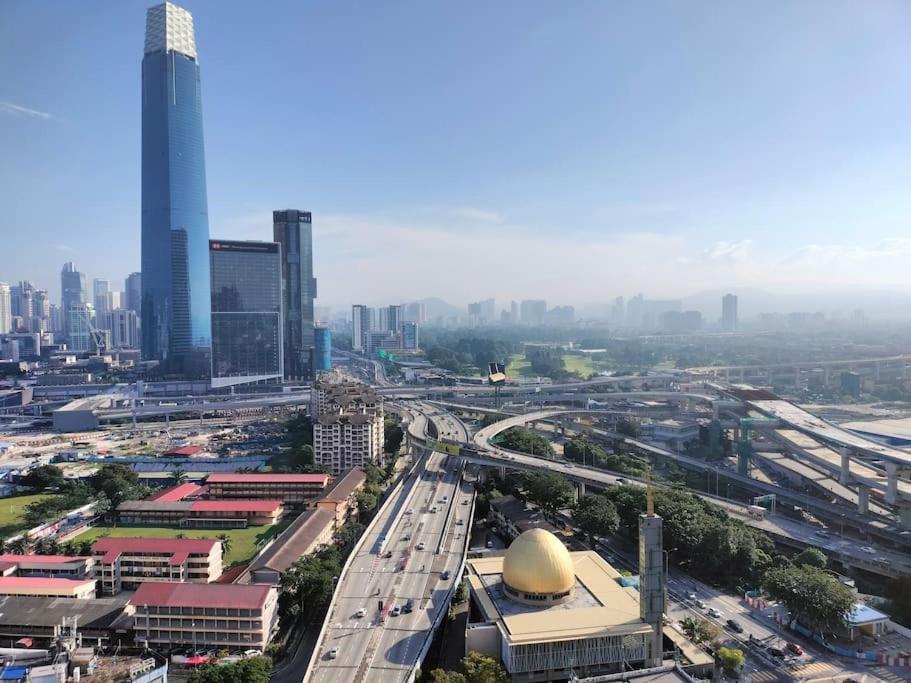 Continew Trx Corner Dual Balconies 2 Bedrooms Kuala Lumpur
