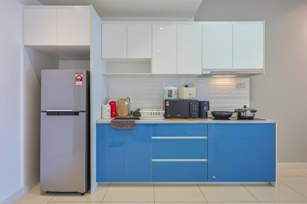 Continew Trx Corner Dual Balconies 2 Bedrooms * Kuala Lumpur