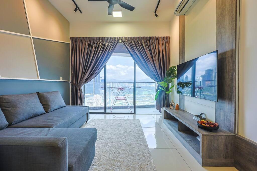 Continew Trx Corner Dual Balconies 2 Bedrooms *