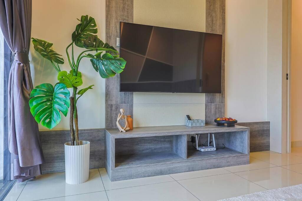 Pangsapuri Continew Trx Corner Dual Balconies 2 Bedrooms *