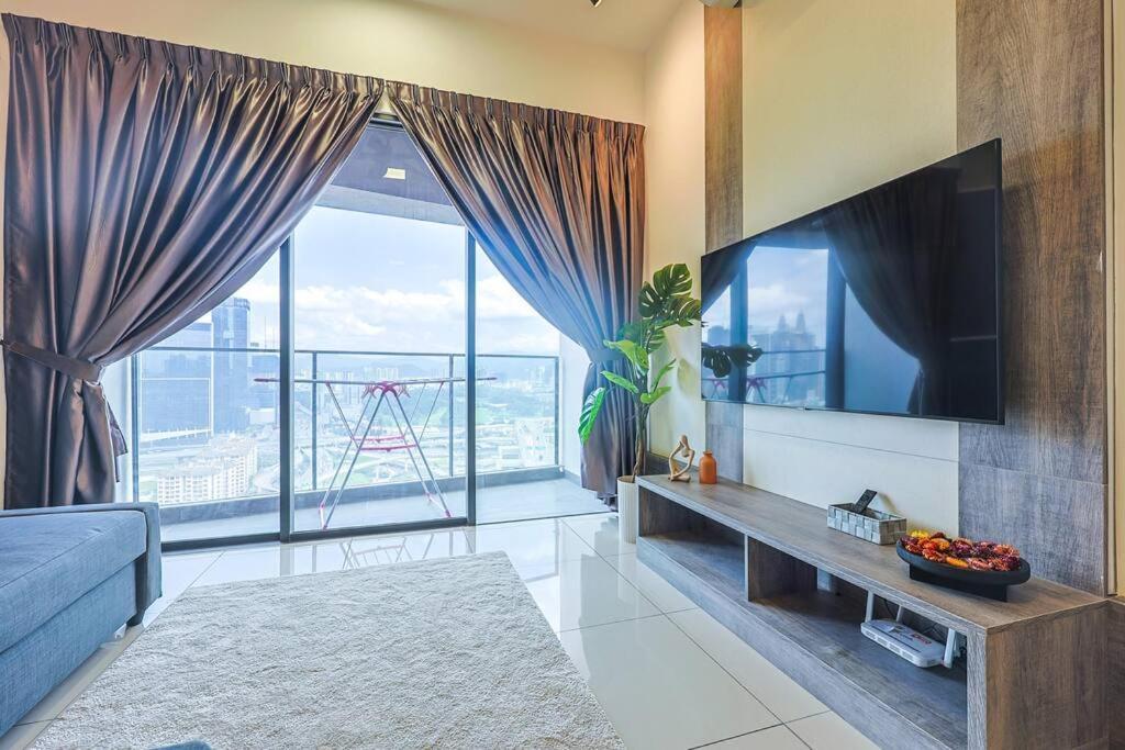 Continew Trx Corner Dual Balconies 2 Bedrooms Pangsapuri
