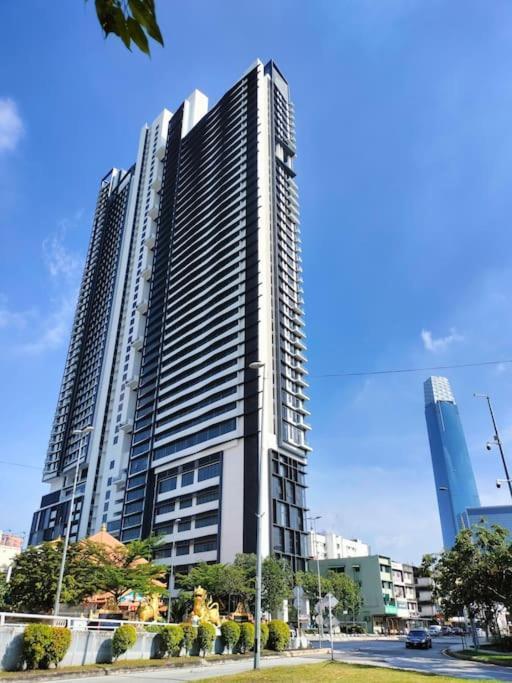 Pangsapuri Continew Trx Corner Dual Balconies 2 Bedrooms *